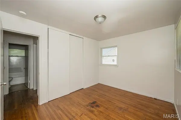 375 Cameron RD, St Louis, MO 63137