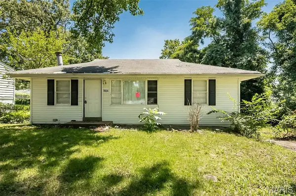 7836 Tuxedo CT, St Louis, MO 63135