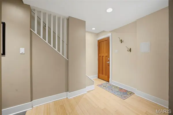 603 Westgate AVE #603D, University City, MO 63130