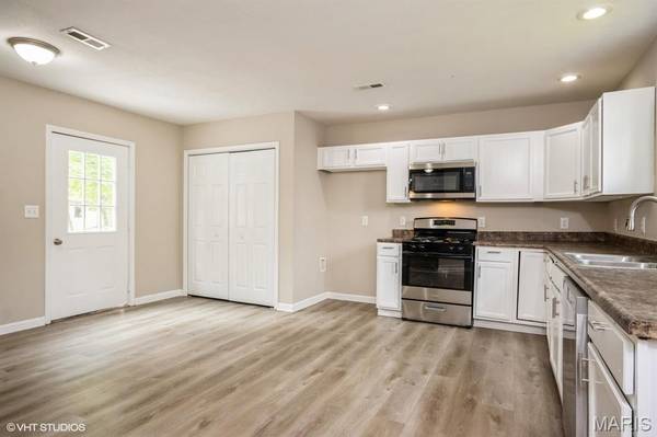 713 S Jackson ST, Litchfield, IL 62056