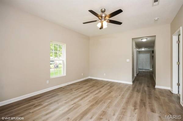713 S Jackson ST, Litchfield, IL 62056