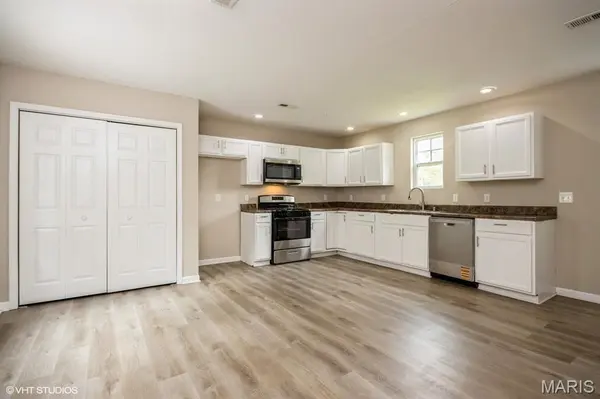 713 S Jackson ST, Litchfield, IL 62056