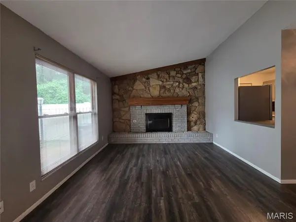 2432 Forest Shadows DR, St Louis, MO 63136