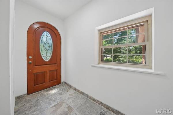 511 Forder RD, Oakville, MO 63129