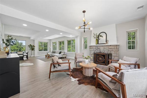 511 Forder RD, Oakville, MO 63129