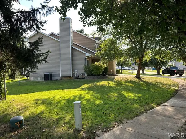 1908 Mid Summer DR, Imperial, MO 63052