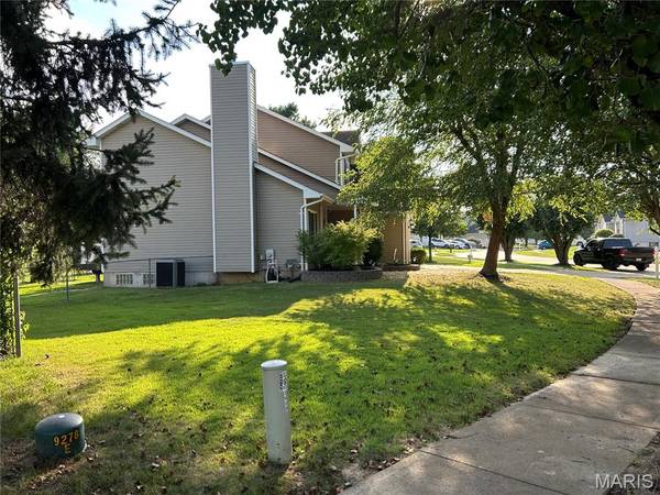 1908 Mid Summer DR, Imperial, MO 63052