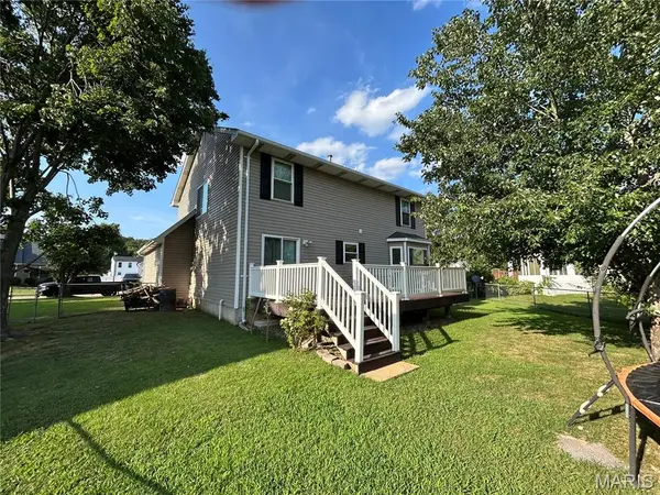 1908 Mid Summer DR, Imperial, MO 63052