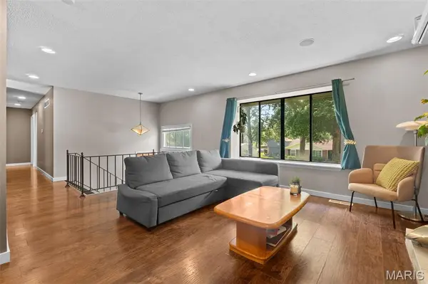 12780 Coachlight Square DR, Florissant, MO 63033