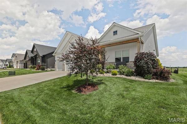 3167 Ashley DR, Glen Carbon, IL 62034