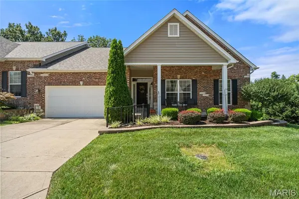 5230 Hollow Wood CT, St Louis, MO 63128