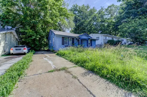 149 Flora DR, St Louis, MO 63135