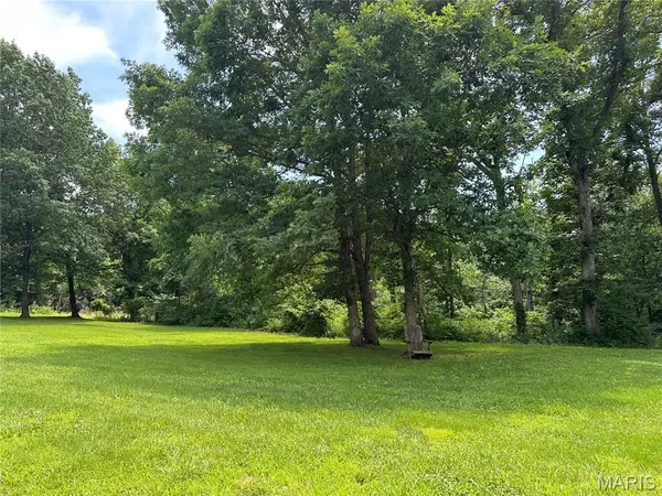 3329 BOETTCHER RD, Bland, MO 65014