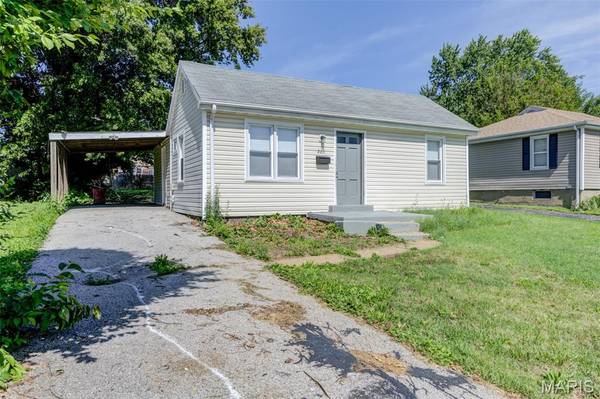 223 La Motte LN, St Louis, MO 63135