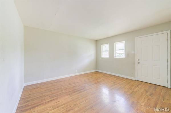 10836 Spring Garden DR, St Louis, MO 63137