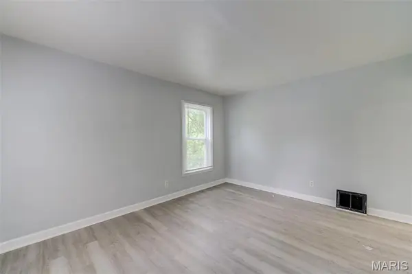 8067 Aline AVE, St Louis, MO 63134
