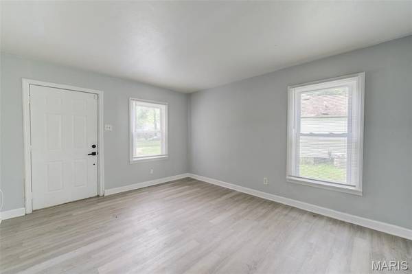 8067 Aline AVE, St Louis, MO 63134