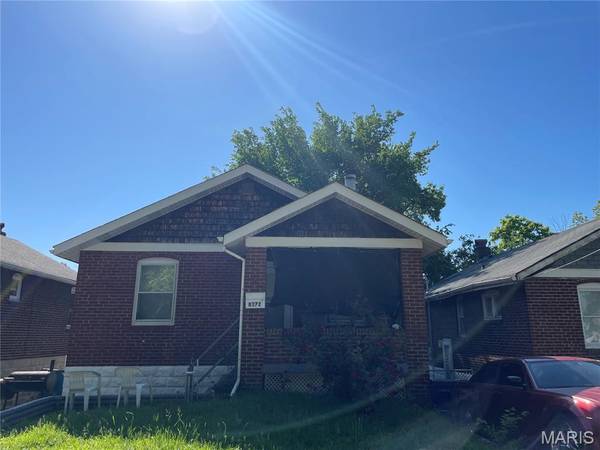 8372 College AVE, St Louis, MO 63136