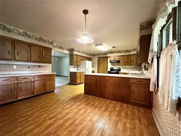 528 Home DR, St James, MO 65559