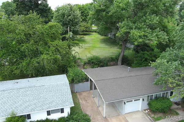 1255 Night DR, Florissant, MO 63031