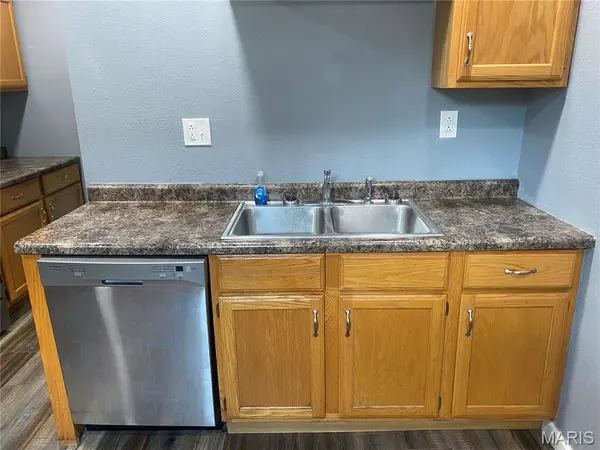 1024 La Salle ST, Belleville, IL 62221
