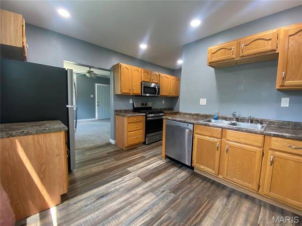 1024 La Salle ST, Belleville, IL 62221