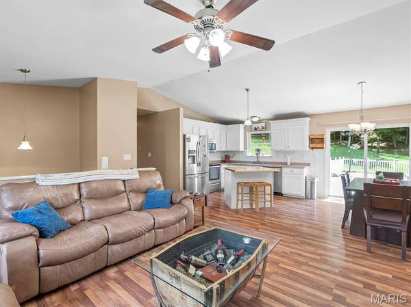 636 Osage Lake DR, Cedar Hill, MO 63016