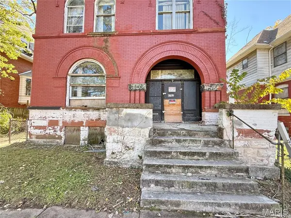 4762 Labadie AVE, St Louis, MO 63115
