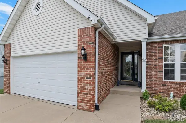 601 Ember Crest DR, Fairview Heights, IL 62208