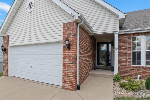 601 Ember Crest DR, Fairview Heights, IL 62208