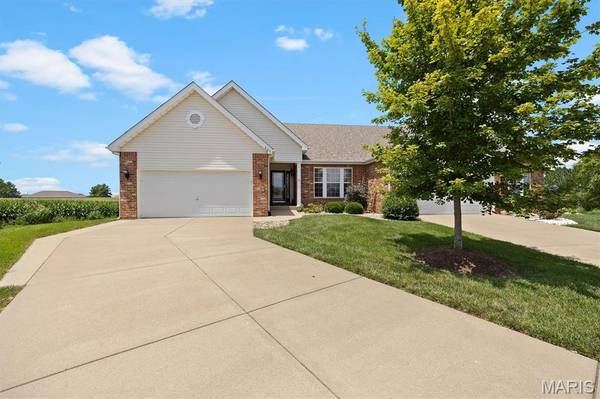 601 Ember Crest DR, Fairview Heights, IL 62208