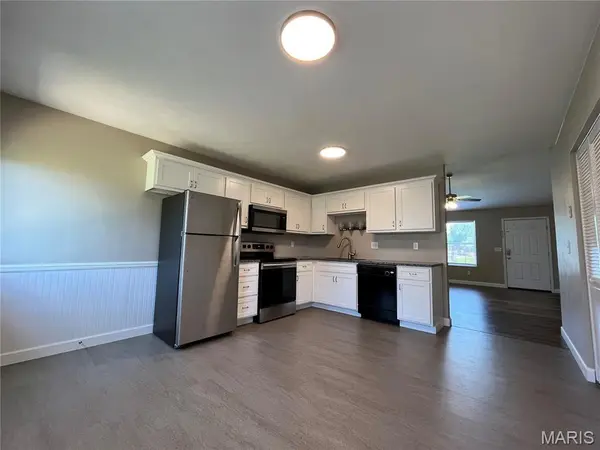 606 Donna DR, O'fallon, IL 62269