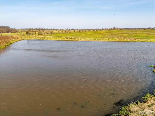 00 Highway 24, Paris, MO 65275