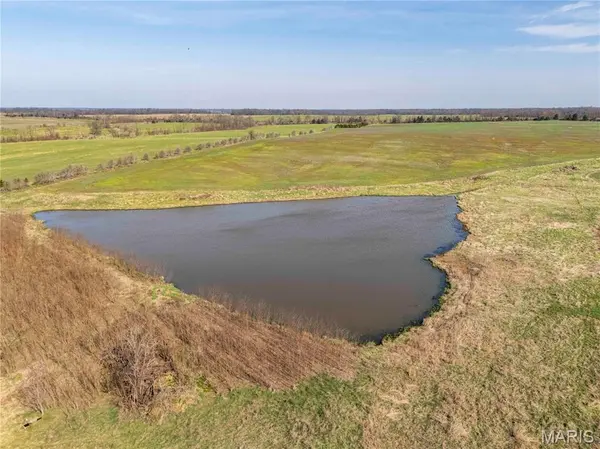 00 Highway 24, Paris, MO 65275