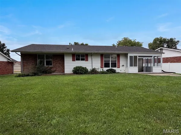 3679 Vago LN, Florissant, MO 63034