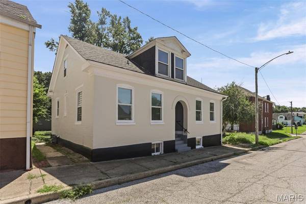 312 S Jackson ST, Belleville, IL 62220