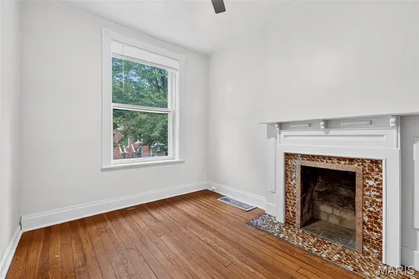 4637 Oregon AVE, St Louis, MO 63111