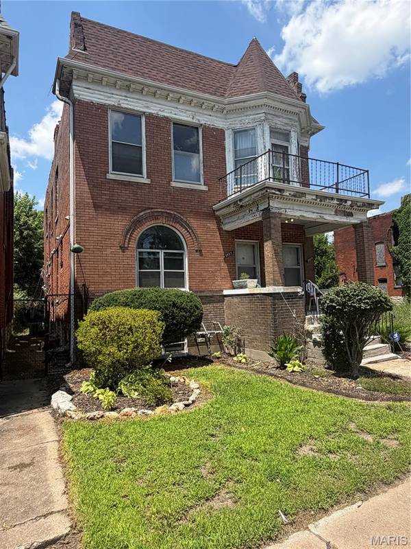1327 Goodfellow BLVD, St Louis, MO 63112