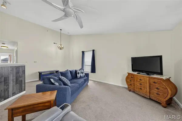618 Homerun DR, O'fallon, MO 63366