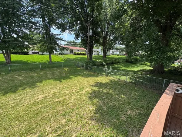 1860 Bobbinray AVE, Florissant, MO 63031