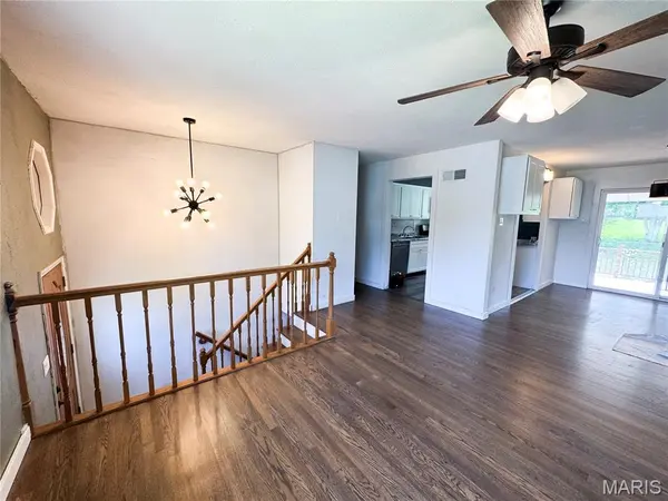 1860 Bobbinray AVE, Florissant, MO 63031