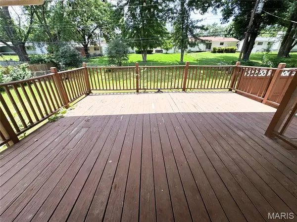 1860 Bobbinray AVE, Florissant, MO 63031