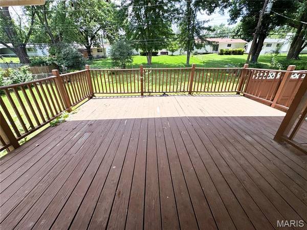 1860 Bobbinray AVE, Florissant, MO 63031