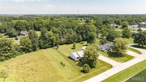 13080 Prairie TRL, Carlinville, IL 62626