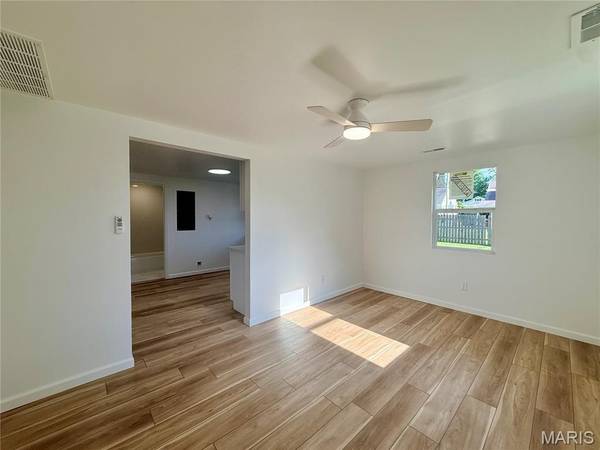 219 N Moulton ST, Perryville, MO 63775