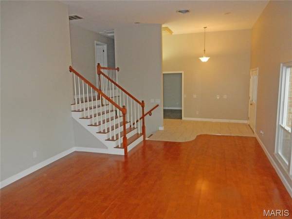 18 Belleau Lake CT, O'fallon, MO 63366