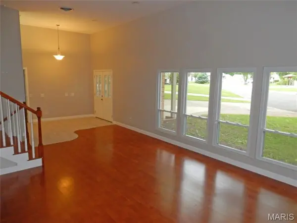 18 Belleau Lake CT, O'fallon, MO 63366