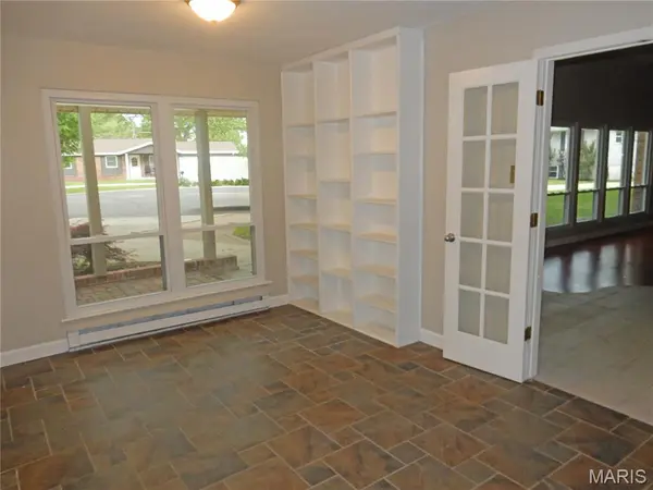 18 Belleau Lake CT, O'fallon, MO 63366