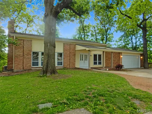 18 Belleau Lake CT, O'fallon, MO 63366