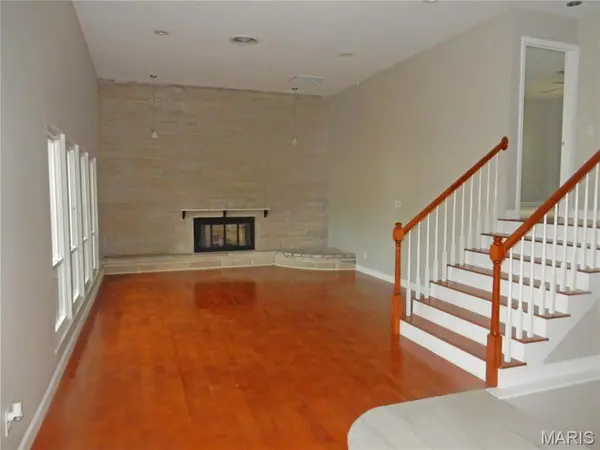 18 Belleau Lake CT, O'fallon, MO 63366
